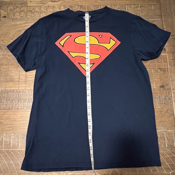 DC Superman boys t-shirt  Size Medium - Picture 3 of 5